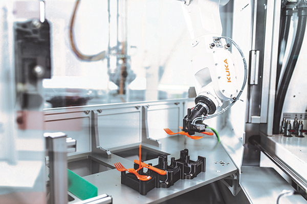 Image of KUKA KR Agilus in a project at the University of Reutlingen/Germany